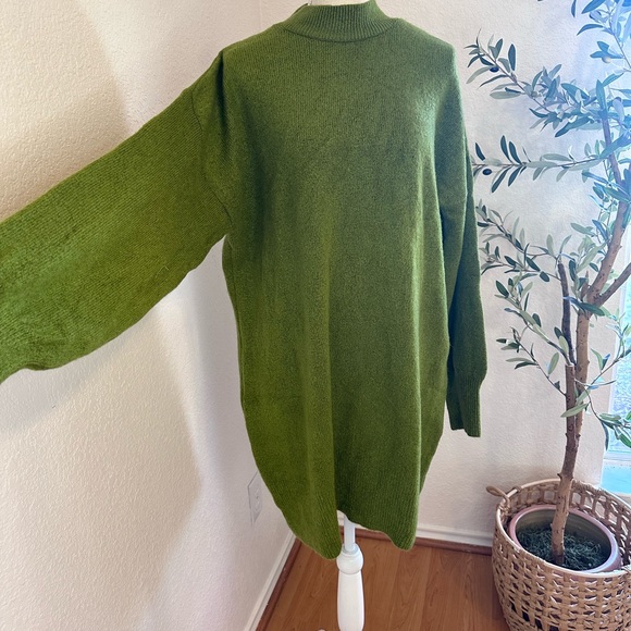 Oversized large sweater dress in light green tone SUPER COZY NEW/NEVER WORN⚡️ - Picture 10 of 10